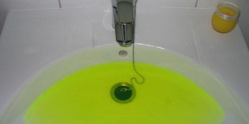 iz-vodoprovoda-idet-zelenaya-voda2